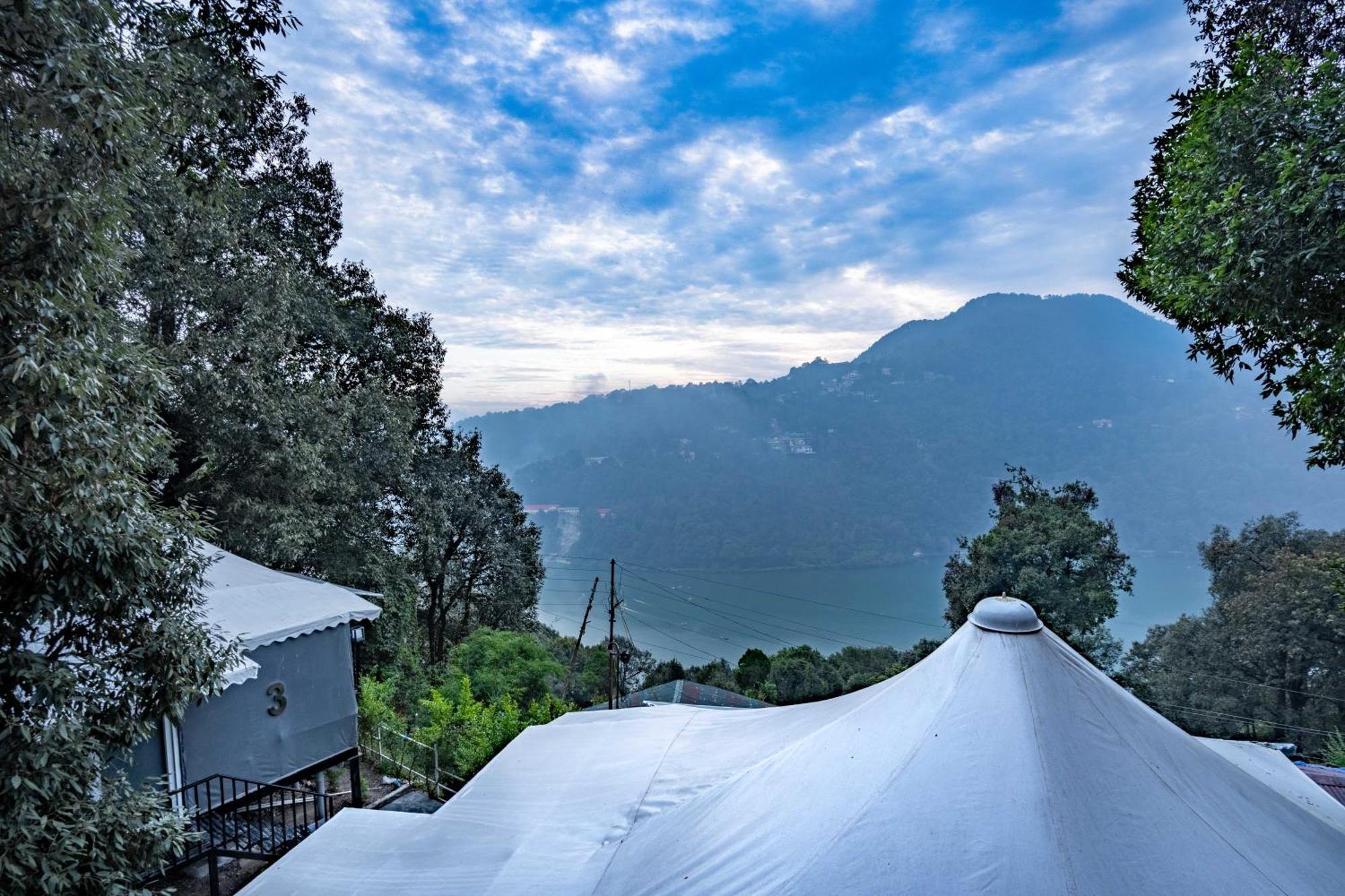 Hotel The Whispering Oaks Nainital Exterior foto