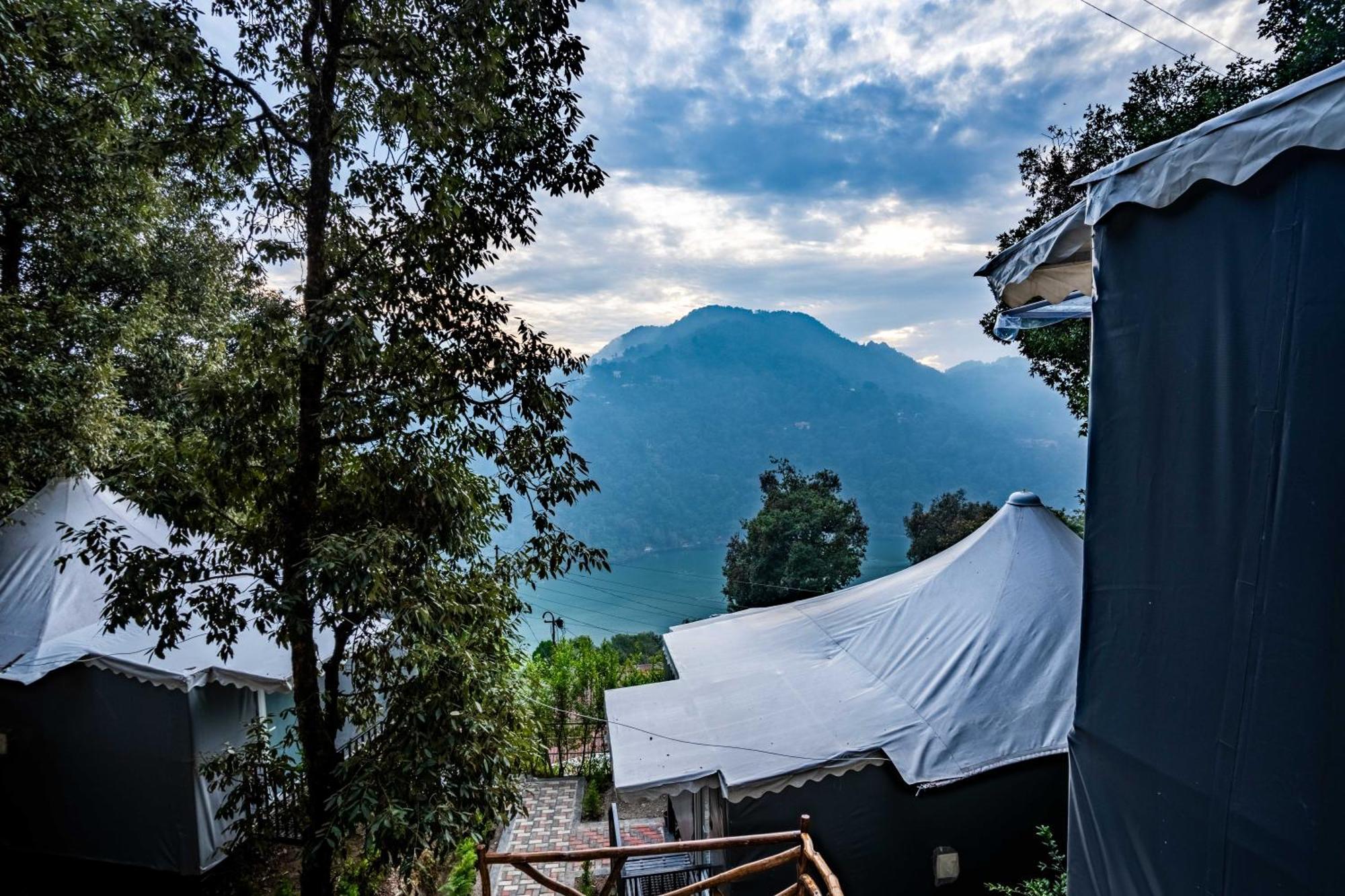 Hotel The Whispering Oaks Nainital Exterior foto