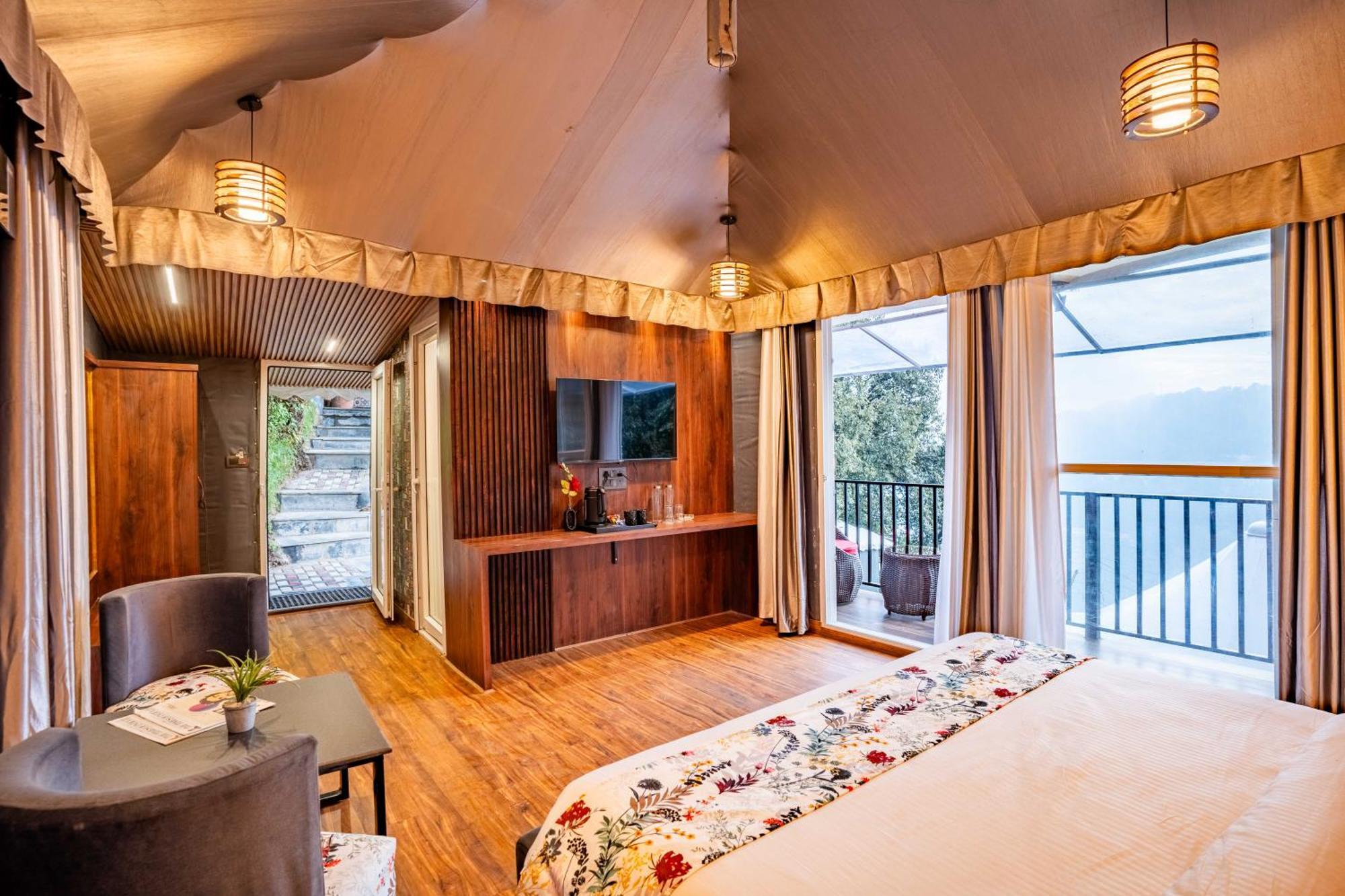 Hotel The Whispering Oaks Nainital Exterior foto