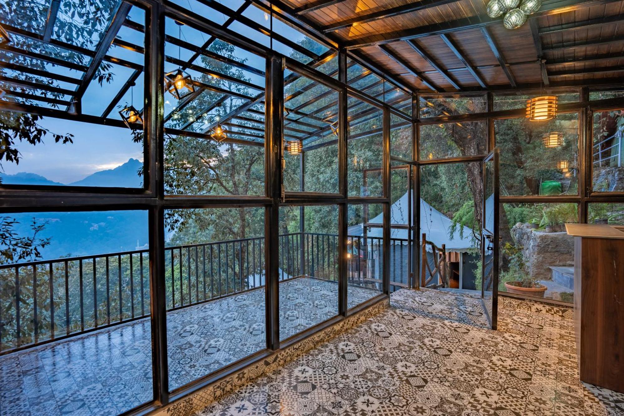 Hotel The Whispering Oaks Nainital Exterior foto